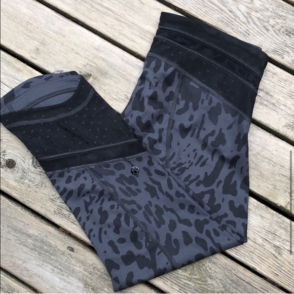 EUC- LULULEMON “Just Breathe Crop” - Animal Swirl: Deep Coal Light/Black - Picture 5 of 7